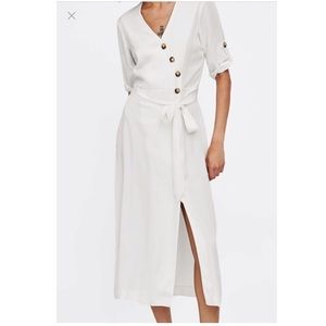 ✨SOLD✨NEW ZARA MIDI DRESS WITH BUTTONS.